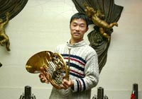 �������i����