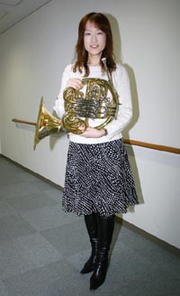 �{����q����