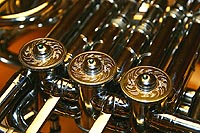 �A���L�T���_�[�̃G���u�����Ɗe���[�^���[�L���b�v�ɂ͂����g�̎�Ő���΂����ߍ���ł���