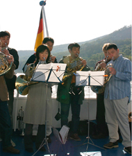 �D��ł̃z�������t�B�u�h�C�c���Ɓv�ł́A��ʂ̂��q����ƂƂ��ɐ���オ��A�������i�Ƒ傫������