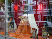 225周年記念の飾りつけが施されたアレキサンダーショップ