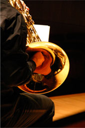 ����f���i�H�j����2�B�������Â炢���A�V���e�t�@���E�h�[���̉E�肪���ꂾ�B�ʐ^�Ō���Ƃ��Ȃ���Ă���悤�Ɍ����邪�A����͎肪�傫�����߁B���ۂ͂��Ȃ�J���Đ����Ă���