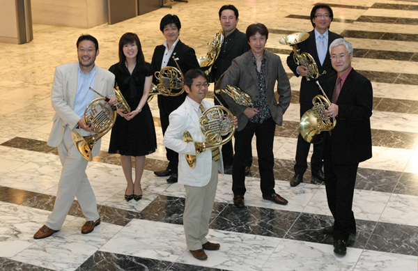 �x�������t�B���̃A���L�T���_�[�����Ɠ��{�̃I�[�P�X�g���̃A���L�T���_�[���������̃R���{���[�V����