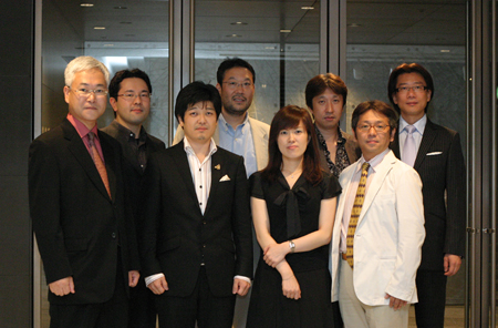 �x�������t�B���̃A���L�T���_�[�����Ɠ��{�̃I�[�P�X�g���̃A���L�T���_�[���������̃R���{���[�V����