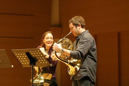 リーダーシップを取りつつも始終和やかな雰囲気を醸していた、シュテファン・ドールとサラ・ウィリス