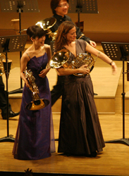 日独女性下吹きホルン奏者の共演も見所のひとつ!