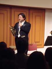 小椋氏のテンポの良い軽妙なトークにより進行