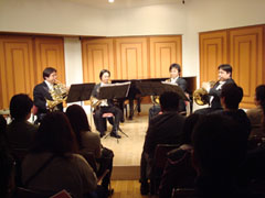 ���j���疖���q�܂ő����s�b�^���I