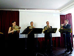 �x�������t�B���E�z�����J���e�b�g�ɂ��؁X�����L�O���t