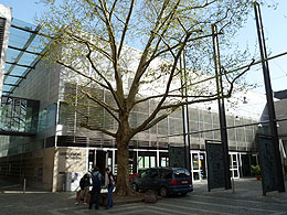 ���ň���̕��O�[�e���x���O�̔�����