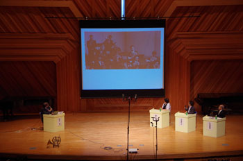 �k�C���̃z�����j��H��p�l���f�B�X�J�b�V����