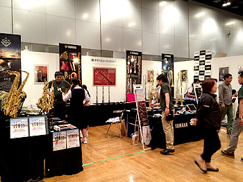 �A���L�T���_�[�z�������A���������̃��}�n�~���[�W�b�N�W���p���̃u�[�X