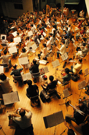 ���K���i