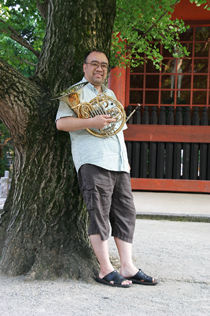 �R����������