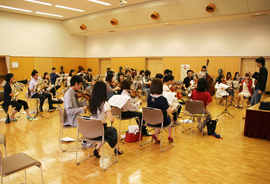 ���K���i