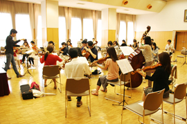 ���K���i