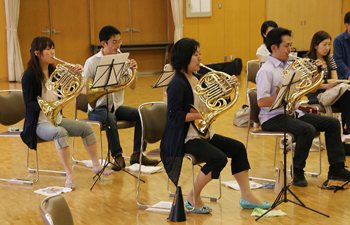 ���K���i