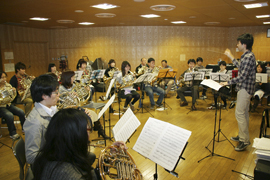 ���K���i