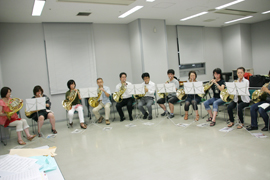 ���K���i